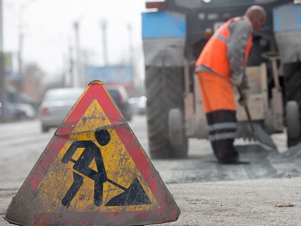 В крымской столице продолжается ремонт дорог