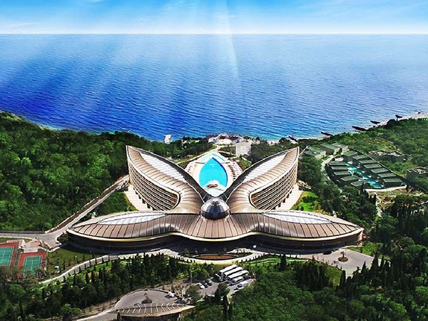 Крымский отель получил признание как ведущий и лучший в мире оздоровительный курорт