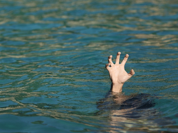На центральном пляже Николаевки утонул мужчина