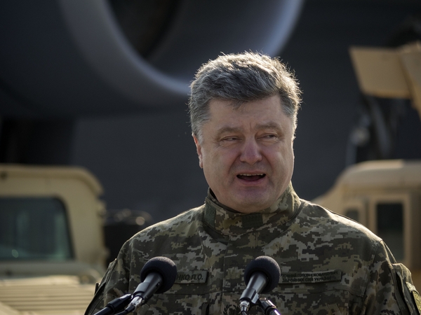 Порошенко назначил нового командующего военной операцией в Донбассе