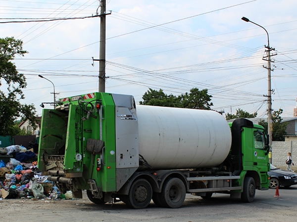 Симферополь получит 8 млн руб из бюджета на вывоз мусора