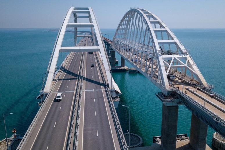 В ГИБДД сообщили о рекорде превышения скорости на Крымском мосту