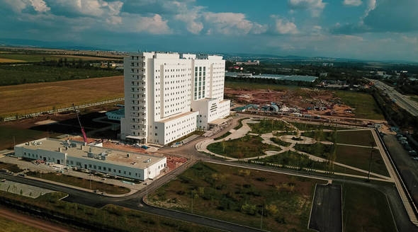 Новый медцентр в Симферополе не успеют открыть в срок