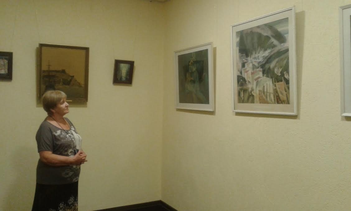  В Керчи открыта выставка работ известного крымского художника Евгения Карцыганова